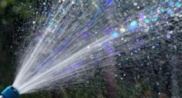 indicates spray intensity fluctuations